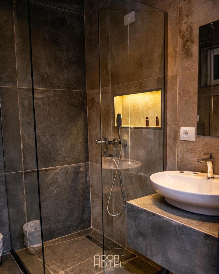 Ador Hotel North Mitrovica Dış mekan fotoğraf