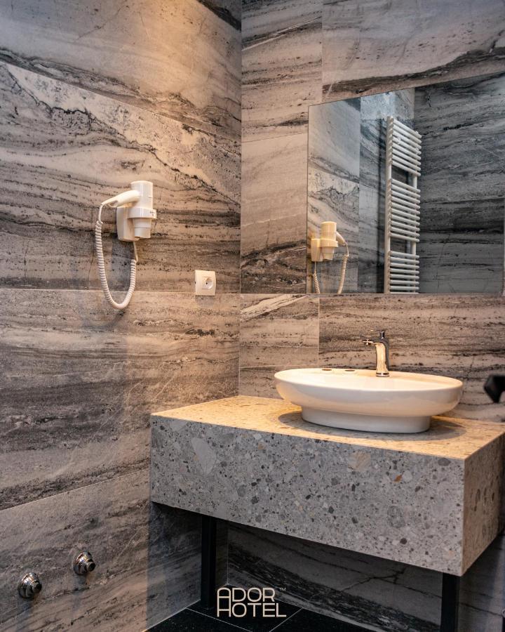 Ador Hotel North Mitrovica Dış mekan fotoğraf